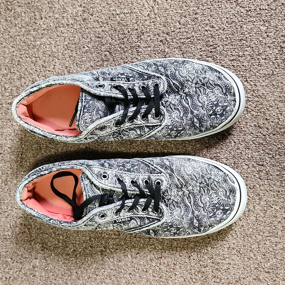 8.5 Women's Vans